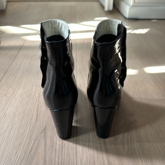 Vintage Chanel Black And White Leather Booties - Picture 4 of 13